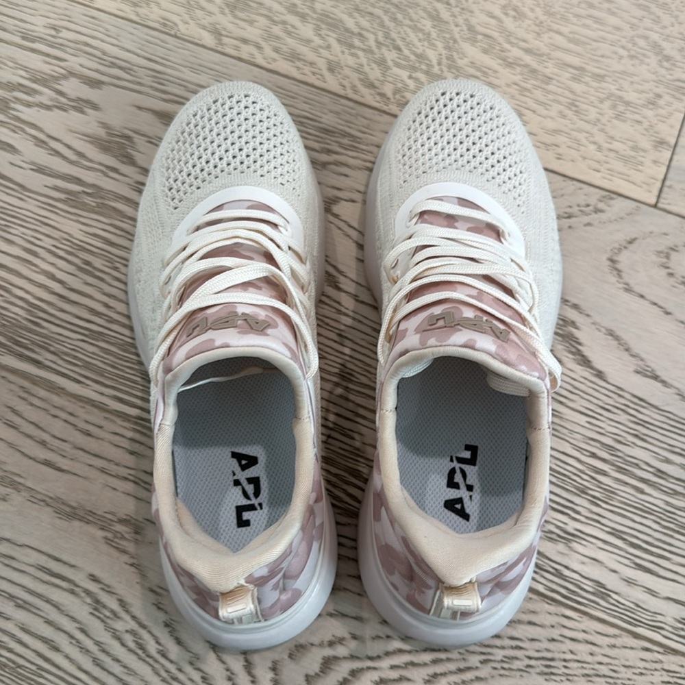 APL Women's Shoes in Cream and Pink - Picture 6 of 9